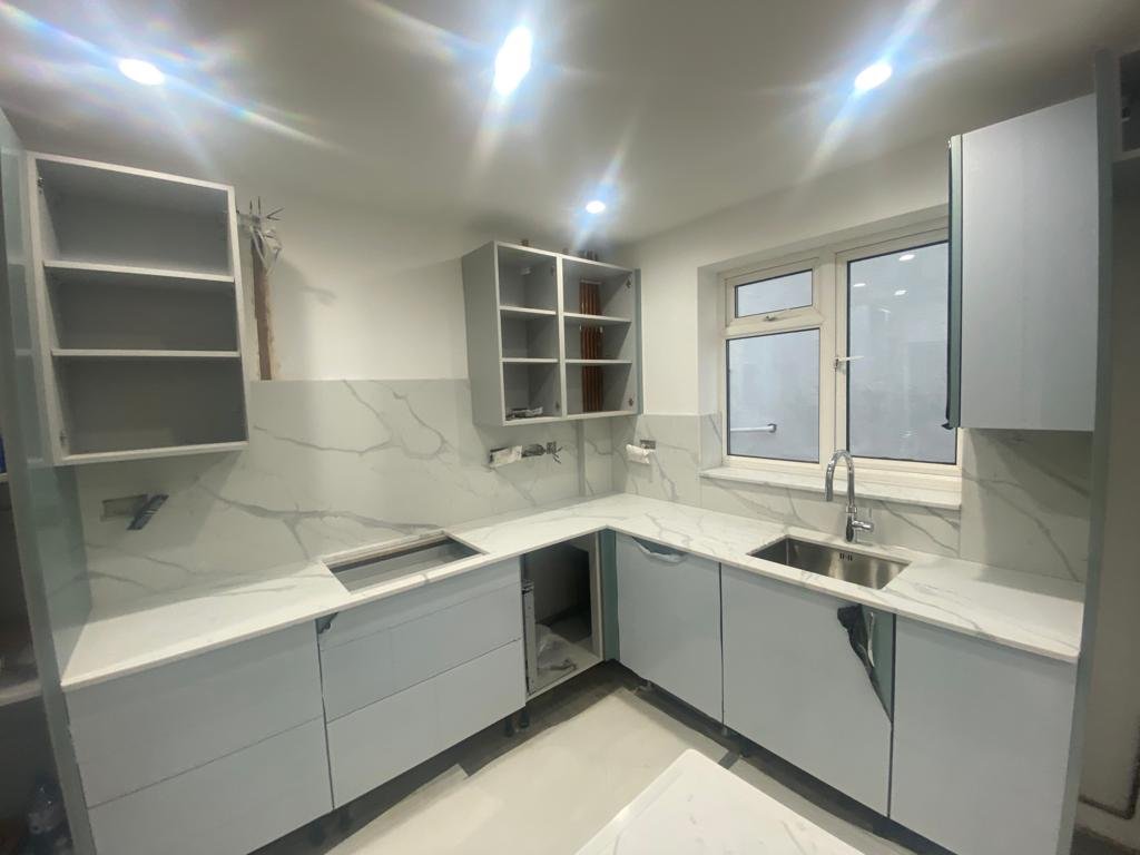 Image 3 of Calacatta Supreme